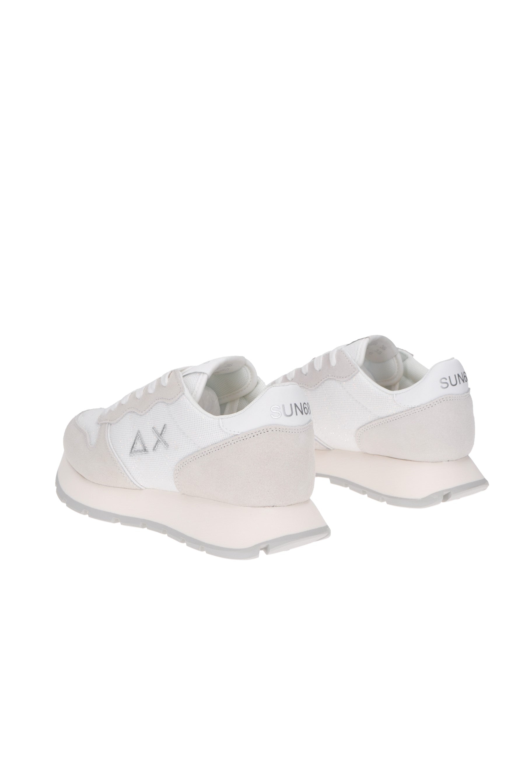 Z35203 sneaker SUN68 in white with a stylish back view, featuring comfortable design and logo detailing.