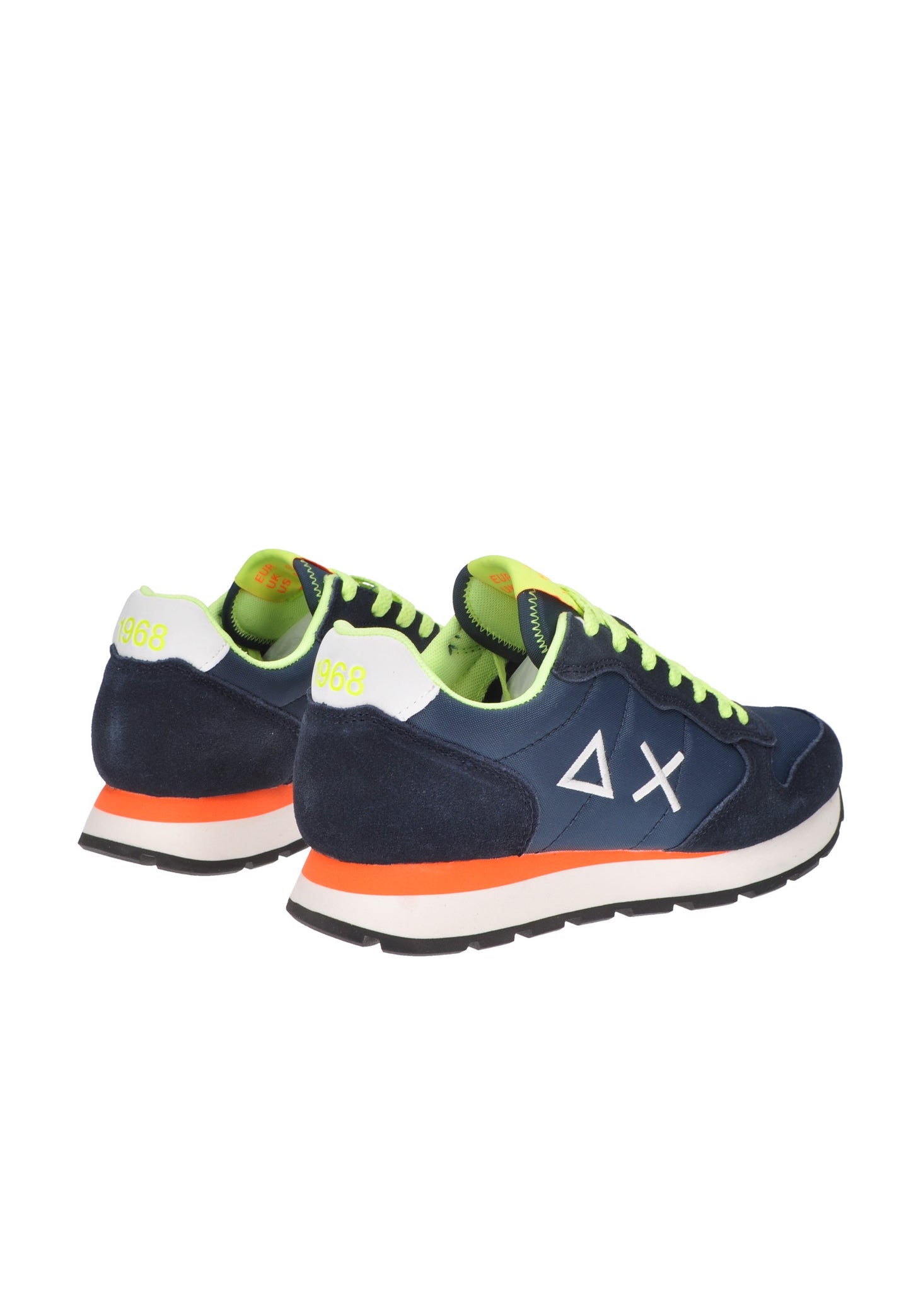 Sneaker SUN68 Tom Fluo in camoscio, navy con dettagli fluo, fondo gomma per comfort e aderenza.