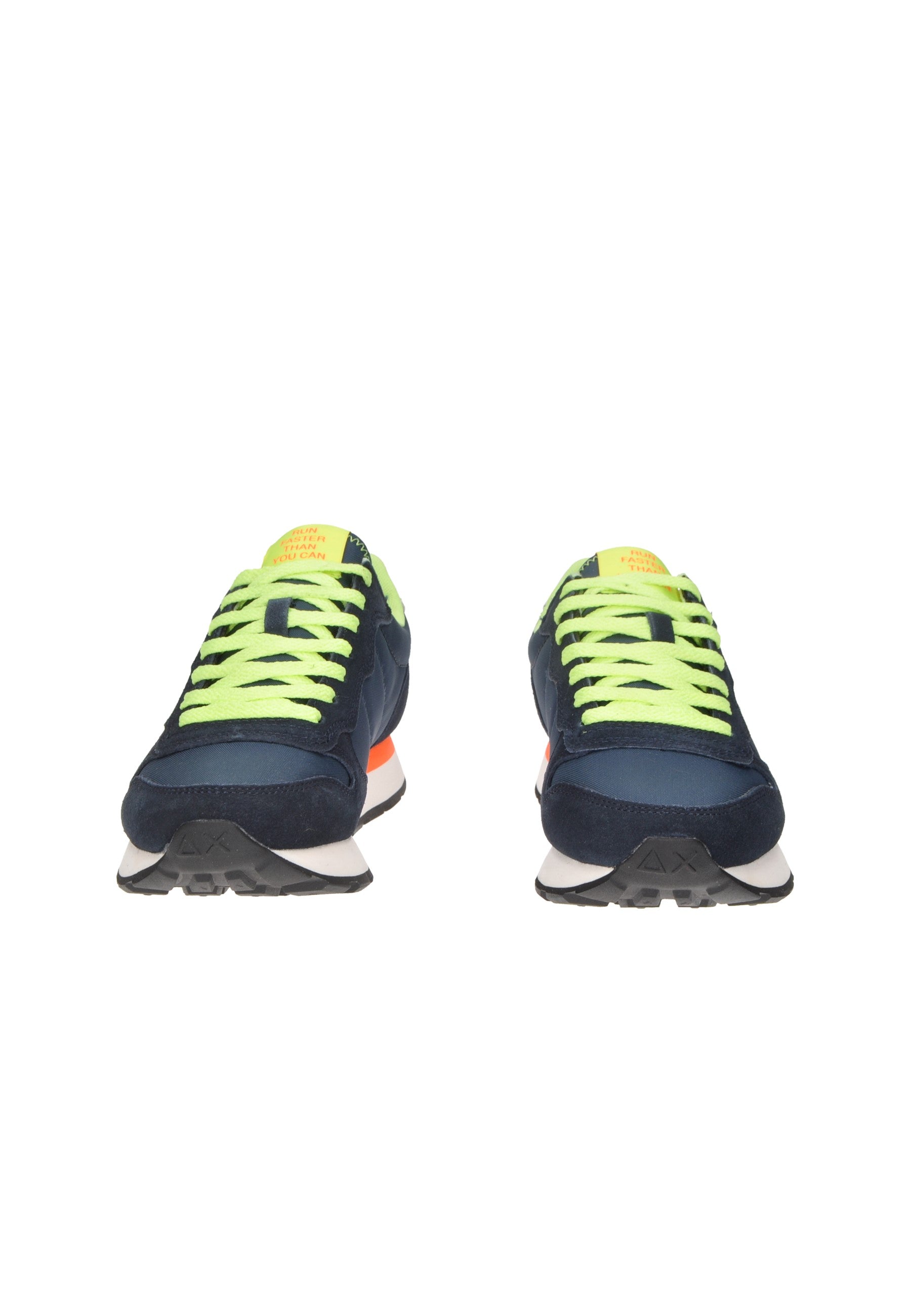 Front view of SUN68 Z35102 Sneaker Tom Fluo in suede, featuring bright laces and a cushioned sole for comfort.