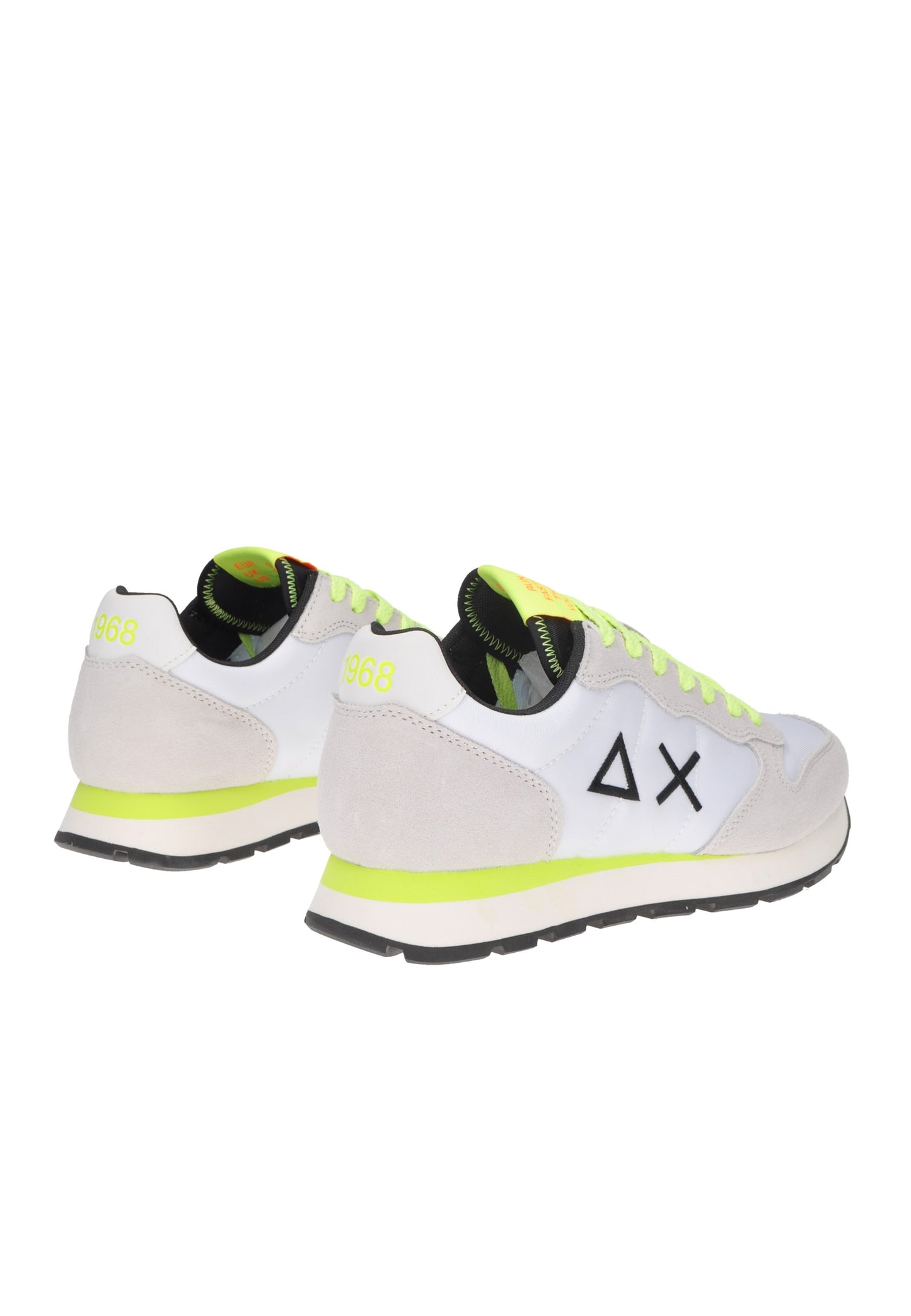 Z35102 SUN68 sneaker Tom Fluo in white and neon with lace closure and cushioned sole for style and comfort.